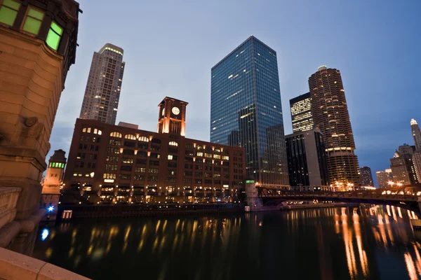 Noite por Chicago River — Fotografia de Stock