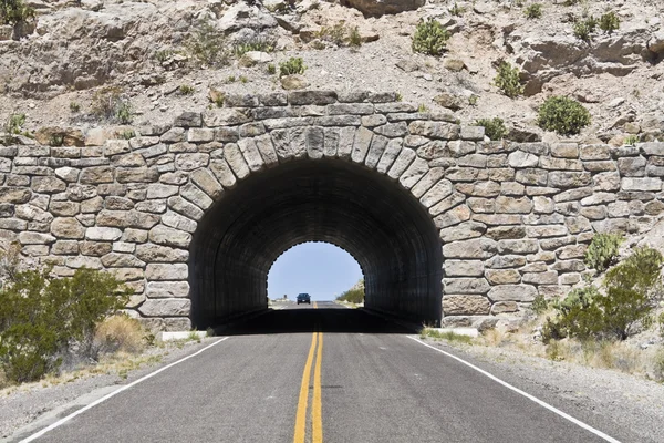 Tunel w parku narodowym big bend — Zdjęcie stockowe