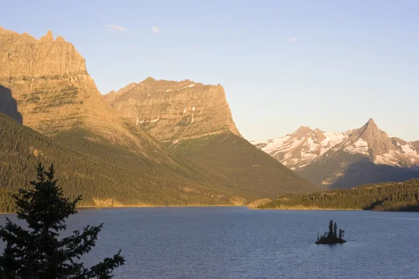 Lake in Glacier National Park — Stock Photo, Image
