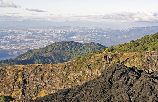Ciudad de Guatemala vista desde el volcán Pacaya —  Fotos de Stock