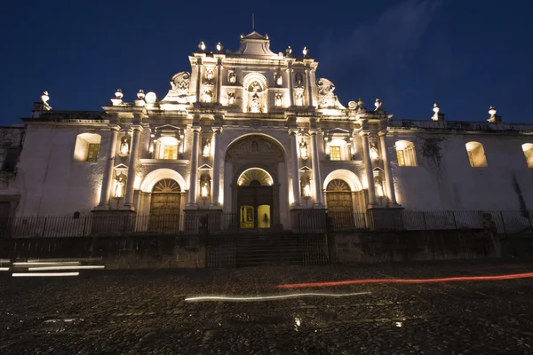 在市中心的安提瓜大教堂 — 图库照片