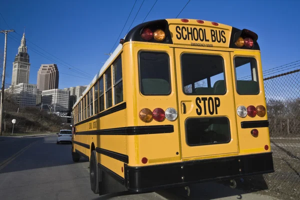 Ônibus escolar em Cleveland — Fotografia de Stock