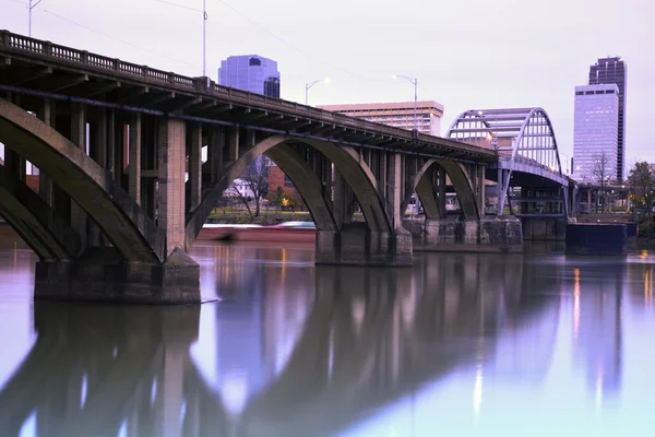リトルロック、アーカンソー州を橋します。 — ストック写真