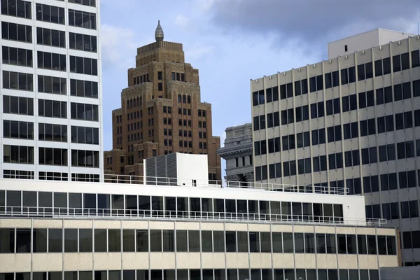 Fenster in der Innenstadt von Milwaukee — Stockfoto