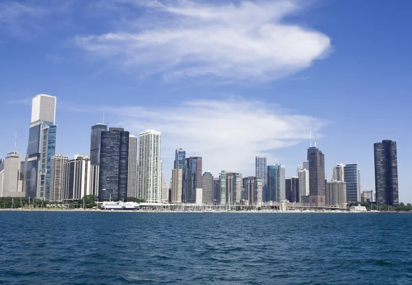 Downtown Chicago seen from the lake — Stock Photo, Image