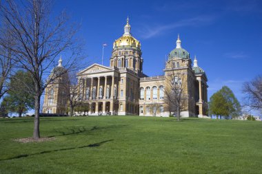 Des Moines, Iowa - State Capitol clipart