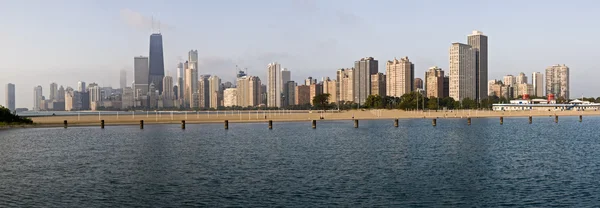Мбаппе вид на Чикаго с пляжа Норт-Эйв — стоковое фото