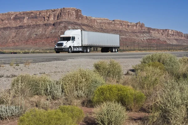 Semi conducción seca Utah —  Fotos de Stock