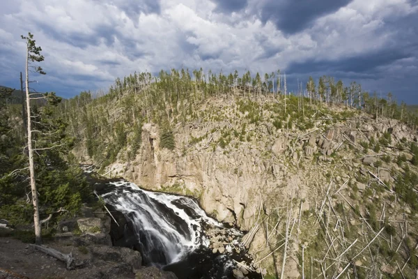 Vodopády v yellowstone — Stock fotografie