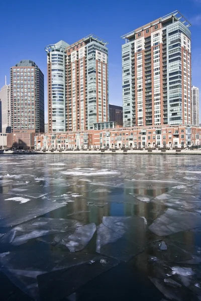 冷冻的芝加哥河 — 图库照片
