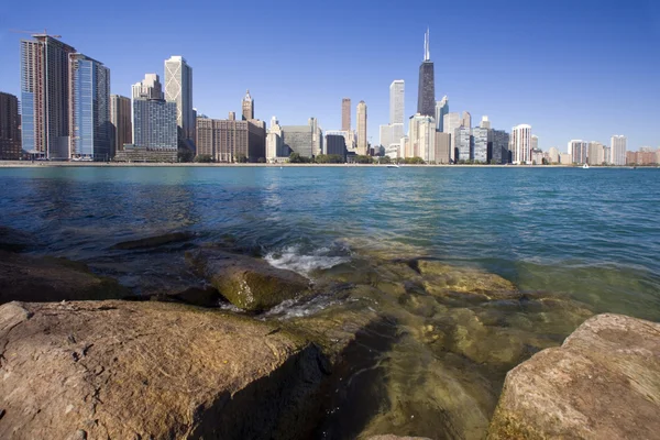 Rocks and waves - Gold Coast in Chicago — Stock Photo, Image
