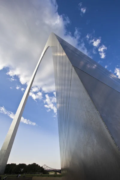 Gateway Arch în St. Louis — Fotografie, imagine de stoc