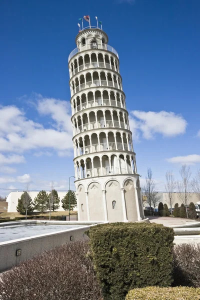 Torre inclinada réplica — Fotografia de Stock
