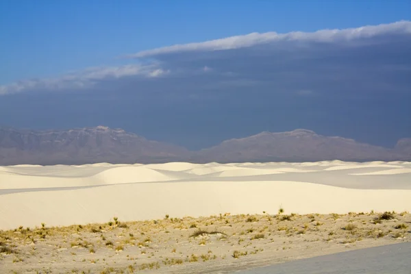 Po východu slunce v bílé duny Národní památník — Stock fotografie