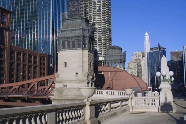 Most nad rzeką chicago — Zdjęcie stockowe