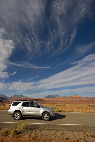 Silver SUV driving in Utah — Stock Photo, Image