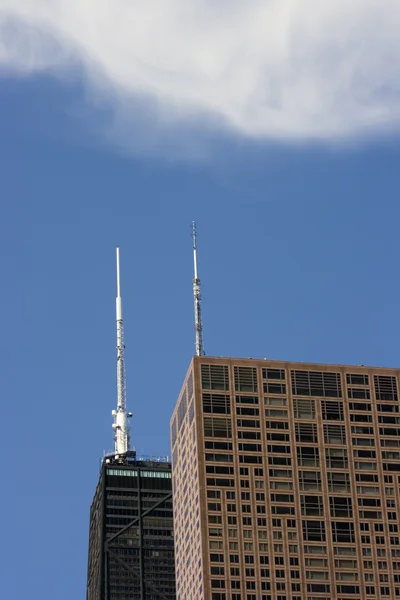 Hancock budynku niesamowite chmury — Zdjęcie stockowe