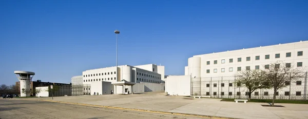 Budynek więzienia — Zdjęcie stockowe