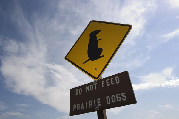 Ne pas nourrir les chiens Praire — Photo