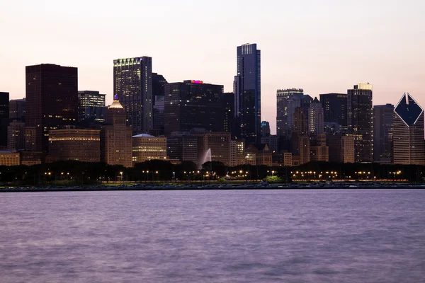 Stmívá se, v Chicagu — Stock fotografie