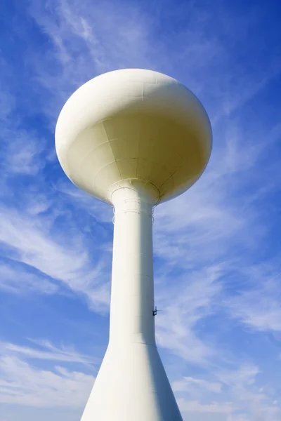Torre de agua blanca —  Fotos de Stock