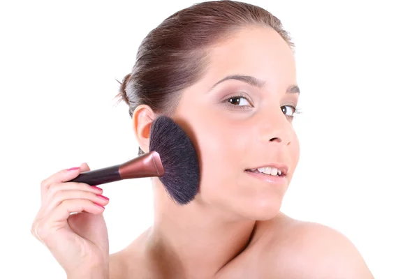 Mujer con cepillo de maquillaje — Foto de Stock