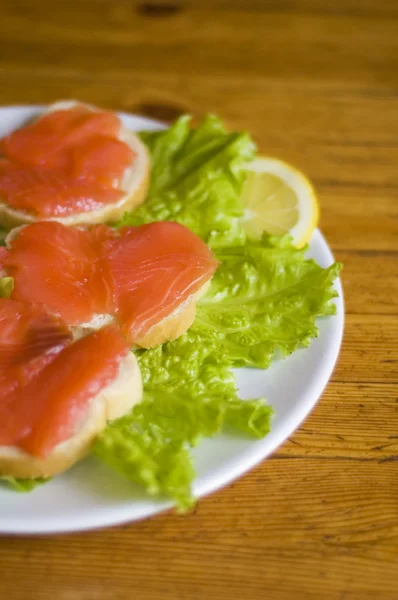 Sanduíche com peixe — Fotografia de Stock