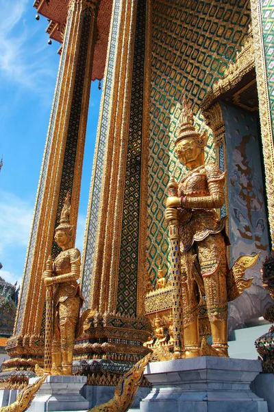 Wat phra kaeo, dev heykeller — Stok fotoğraf