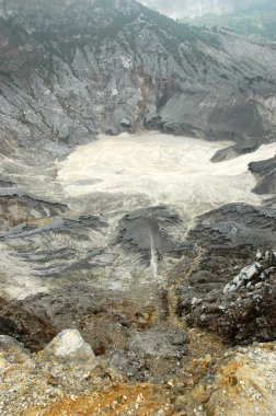 tangkuban perahu krater