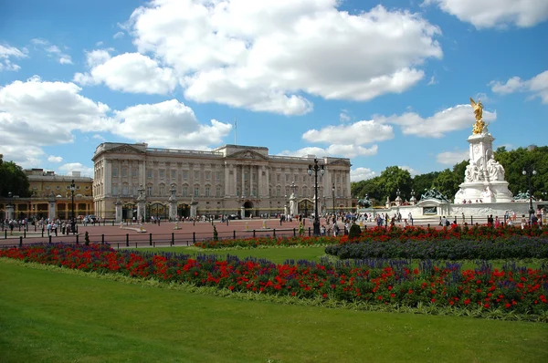 Palácio de Buckingham Fotos De Bancos De Imagens