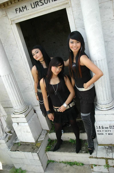 Drie dames — Stockfoto