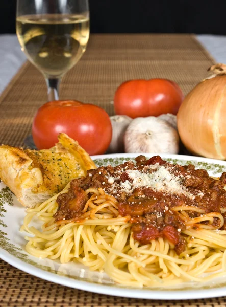 Spagetti ve et sosu