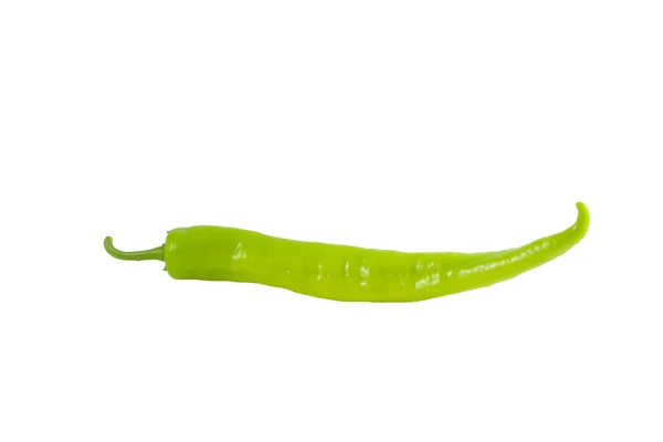 Zelený chilli pepř izolovaný na bílém — Stock fotografie
