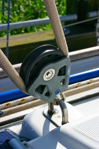 Pulley on sailing boat — Stock Photo, Image