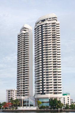 İki Kule
