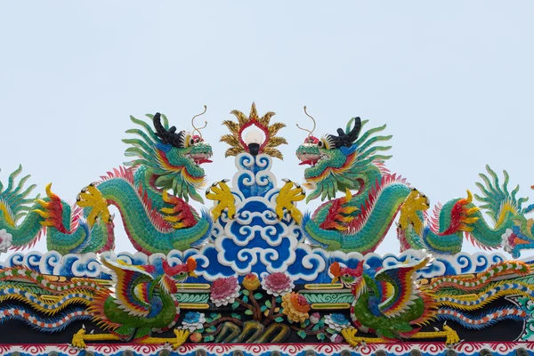 Китайский храм на крыше — стоковое фото
