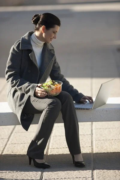 Lunchbreak outdoors — Stock Photo, Image