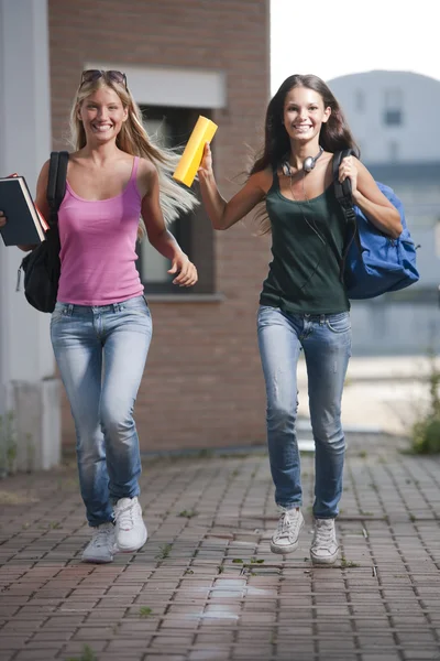 Glada studenter — Stockfoto