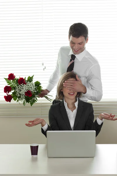 Dia dos Namorados no escritório — Fotografia de Stock
