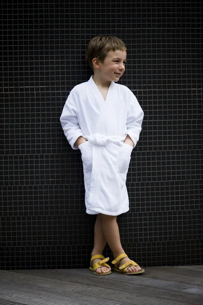 Kleine jongen in spa — Stockfoto