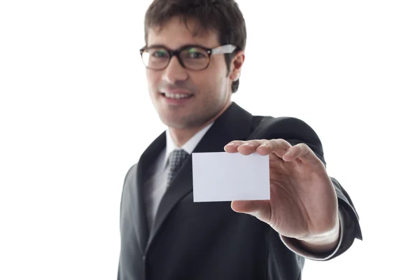Бизнесмен с чистой визиткой — стоковое фото