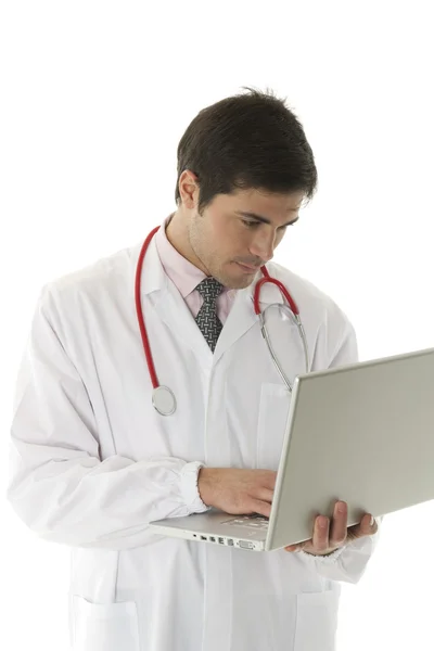 Lekarz pracuje na swoim laptopie — Zdjęcie stockowe
