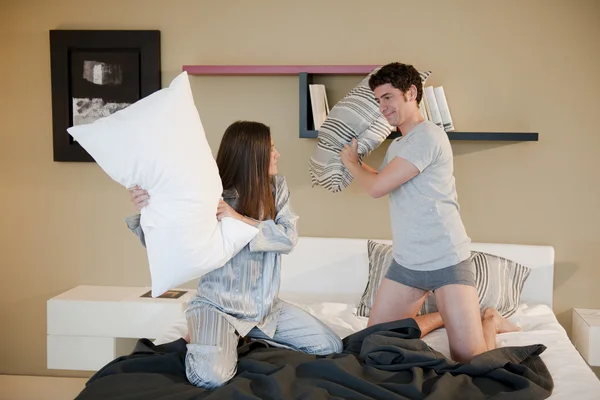 Битва подушками — стоковое фото
