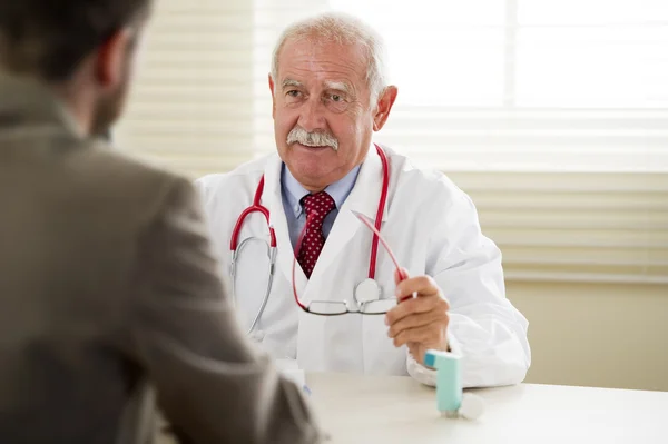 Doctor with Patient — Stock Photo, Image