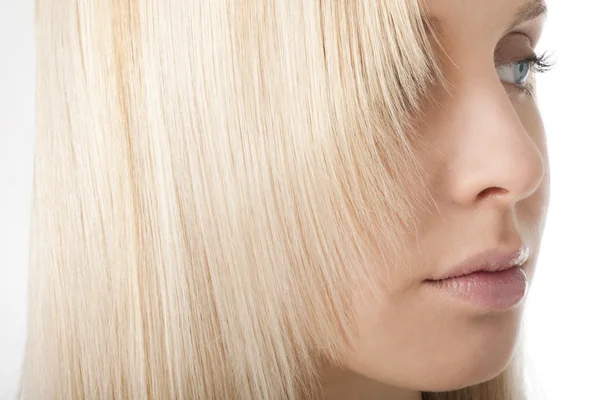 Крупный план светлых волос — стоковое фото