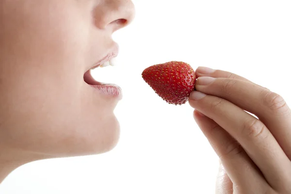 Beauty Eating Strawberry — Stock Photo, Image