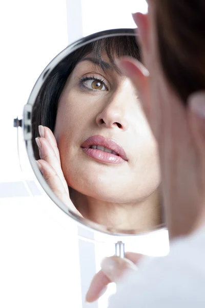 Woman In The Mirror — Stock Photo, Image