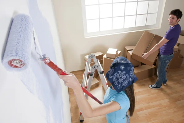 Pintando el nuevo hogar — Foto de Stock