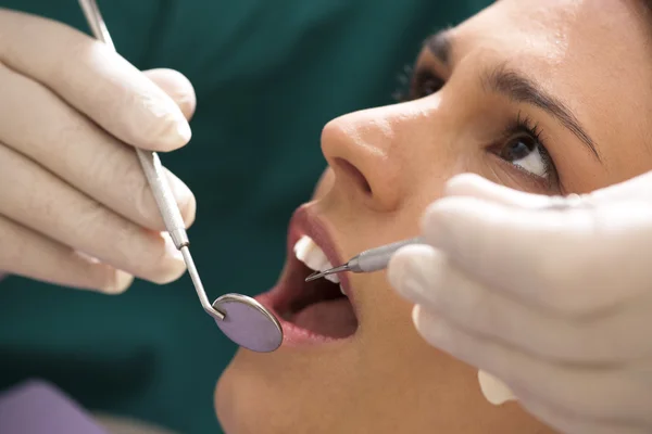 Young Woman Receiving Dental Care — Stock Photo, Image