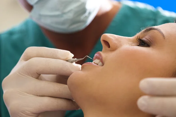 환자와의 치과 치료 — 스톡 사진